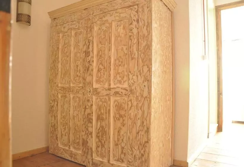 تختخواب و صبحانه Olea Leya Boutique