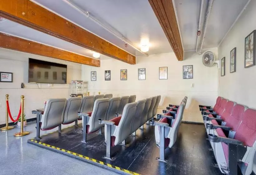 Hi San Francisco Fisherman's Wharf Hostel