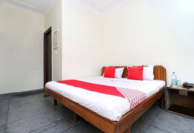 בית מלון כפרי Amrit Guest House By Oyo Rooms