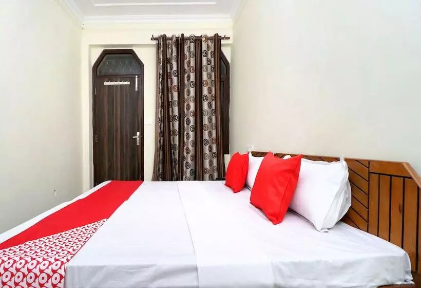 Hotelli Amrit Guest House By Oyo Rooms