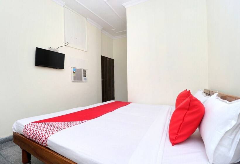 בית מלון כפרי Amrit Guest House By Oyo Rooms