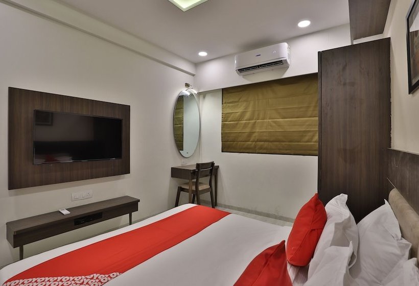 فندق Privya By Oyo Rooms