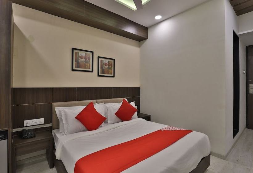 فندق Privya By Oyo Rooms