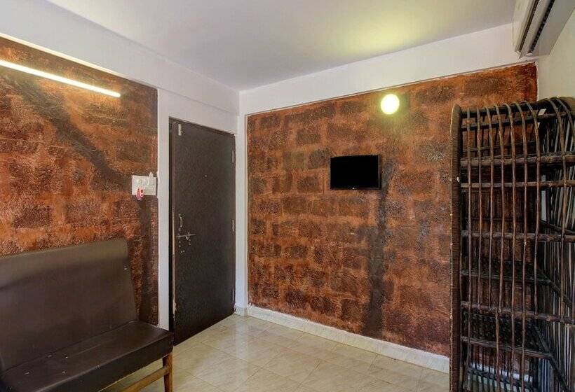 בית מלון כפרי Sal De Goa By Oyo Rooms