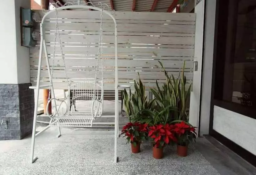 پانسیون Little Pianist Hostel