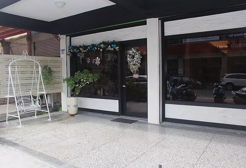 پانسیون Little Pianist Hostel