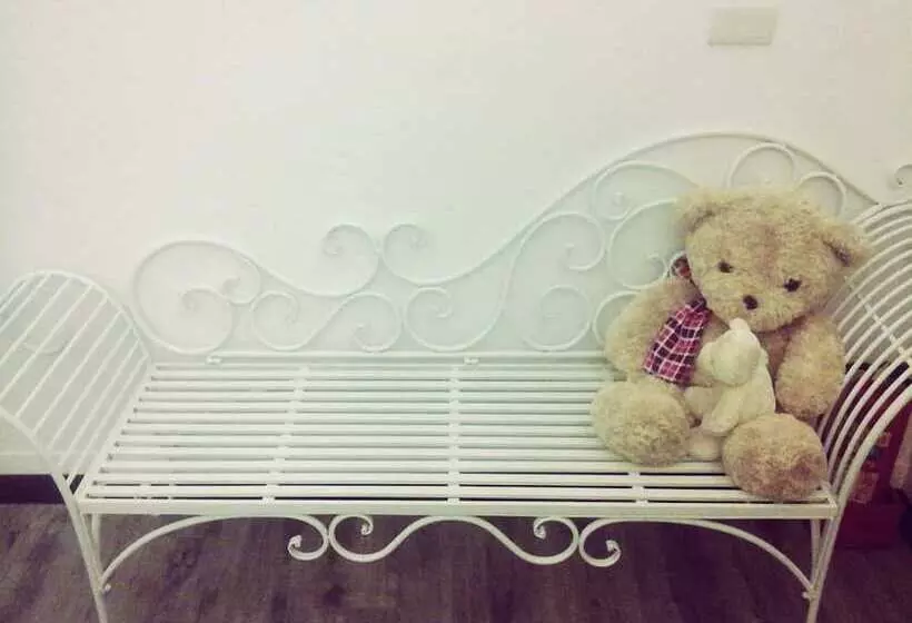 پانسیون Little Pianist Hostel