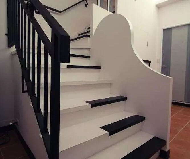 پانسیون Little Pianist Hostel