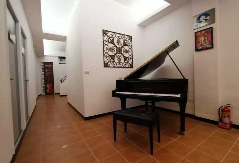 پانسیون Little Pianist Hostel
