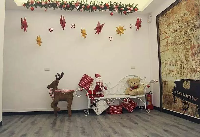 پانسیون Little Pianist Hostel