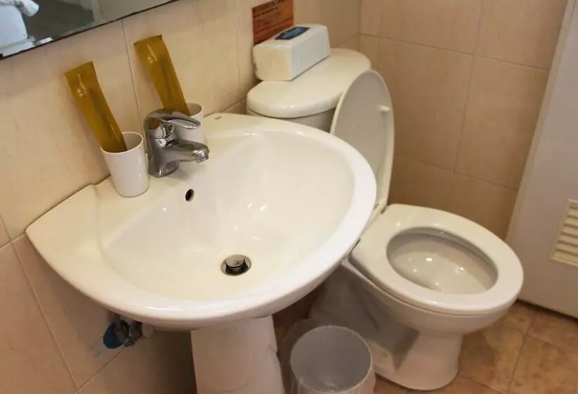 پانسیون Little Pianist Hostel
