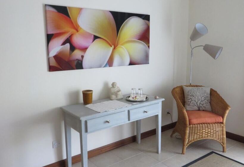 پانسیون Villa Kreola