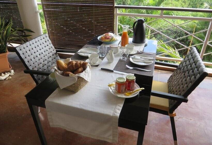 پانسیون Villa Kreola