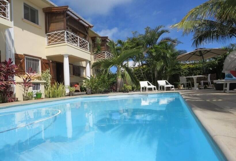 پانسیون Villa Kreola