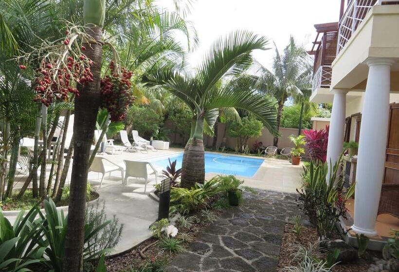 پانسیون Villa Kreola