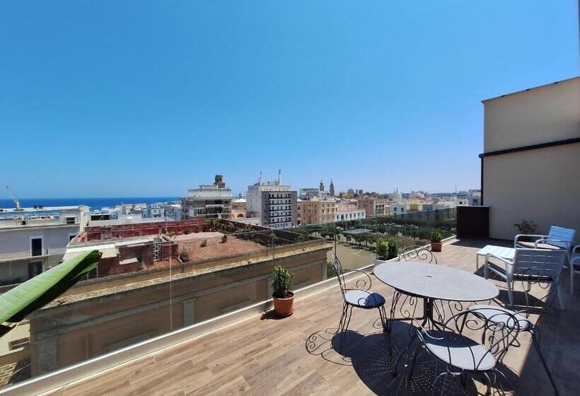 פנסיון Vistamare House