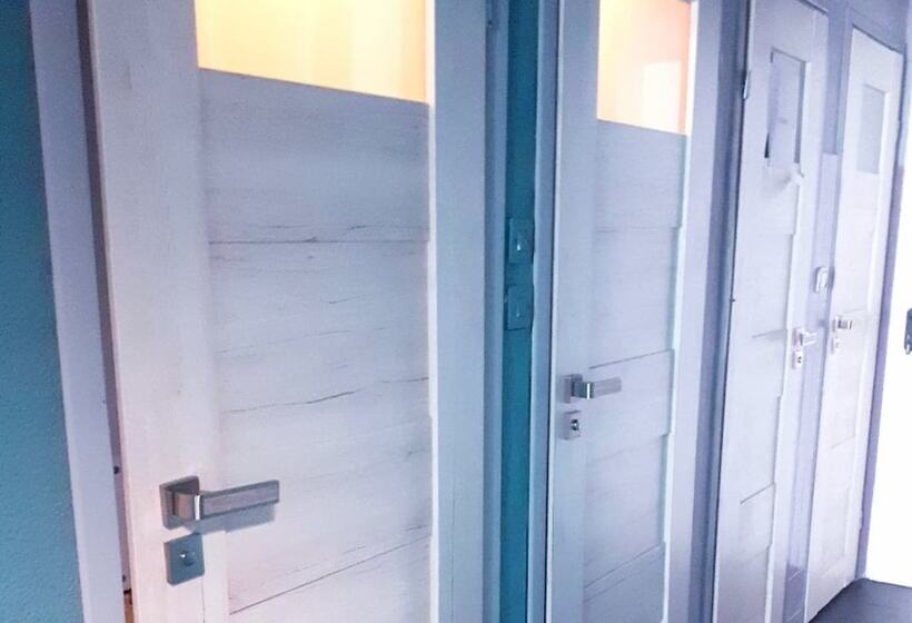 펜션 Zizi Central Hostel