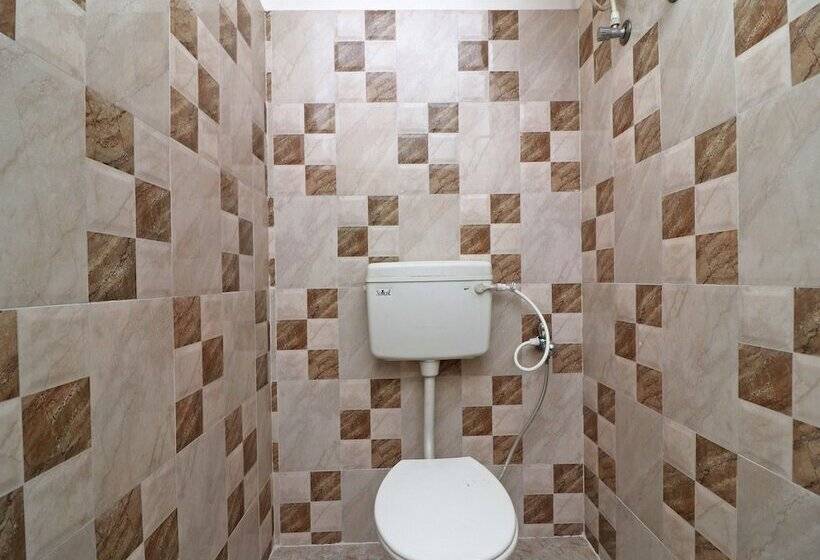 Spot On 39527 Hotel Saraogi