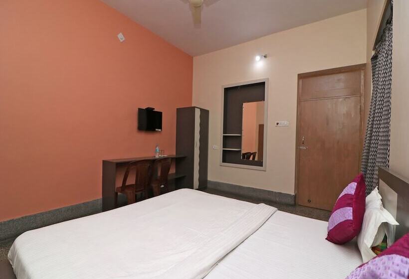 Spot On 39527 Hotel Saraogi