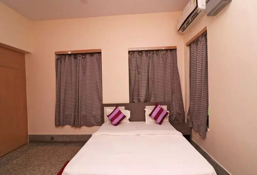 Spot On 39527 Hotel Saraogi
