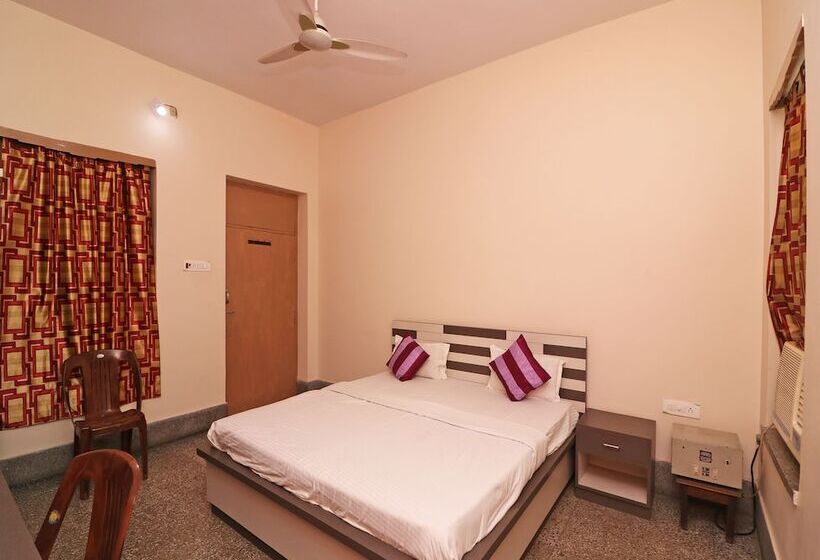 Spot On 39527 Hotel Saraogi