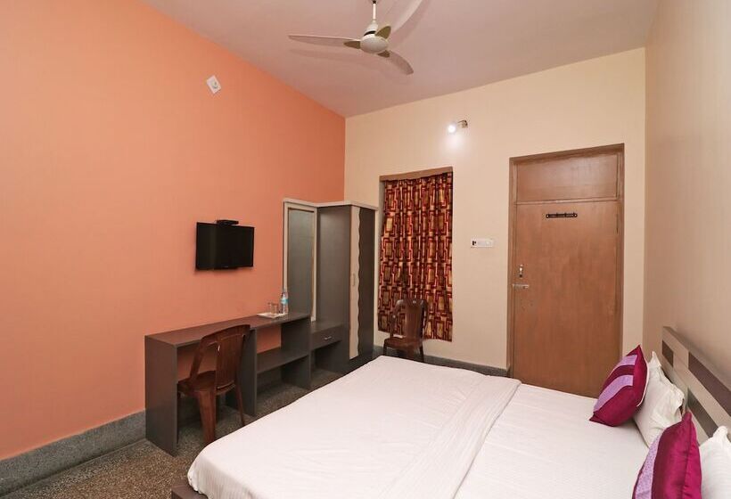 Spot On 39527 Hotel Saraogi