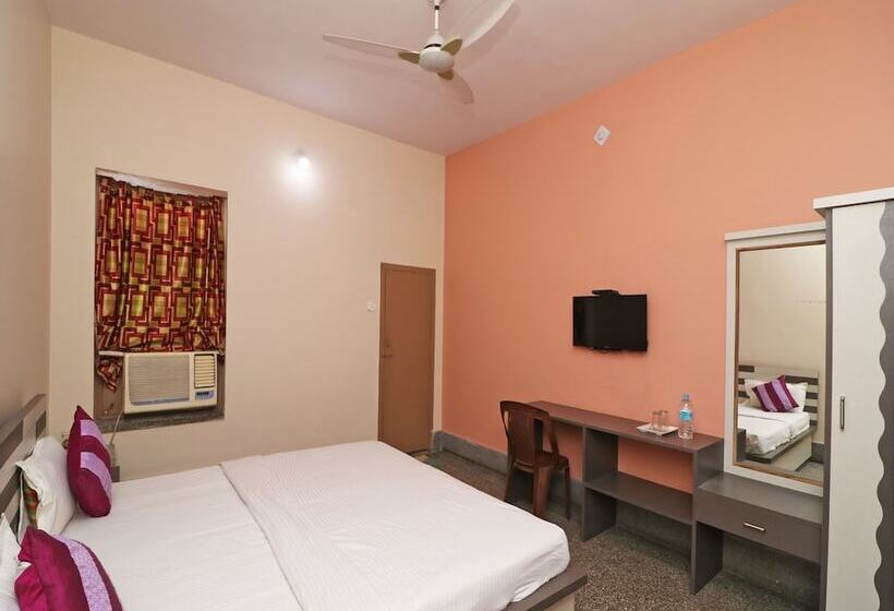 Spot On 39527 Hotel Saraogi