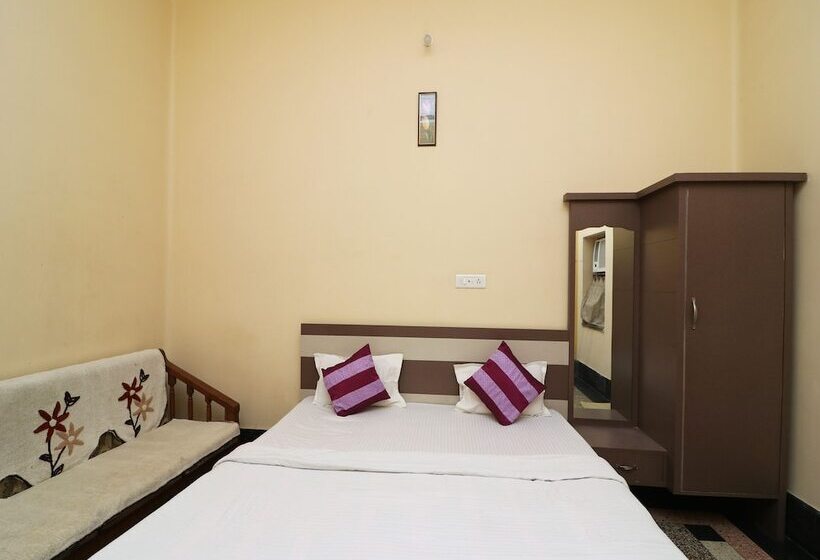 Spot On 39527 Hotel Saraogi