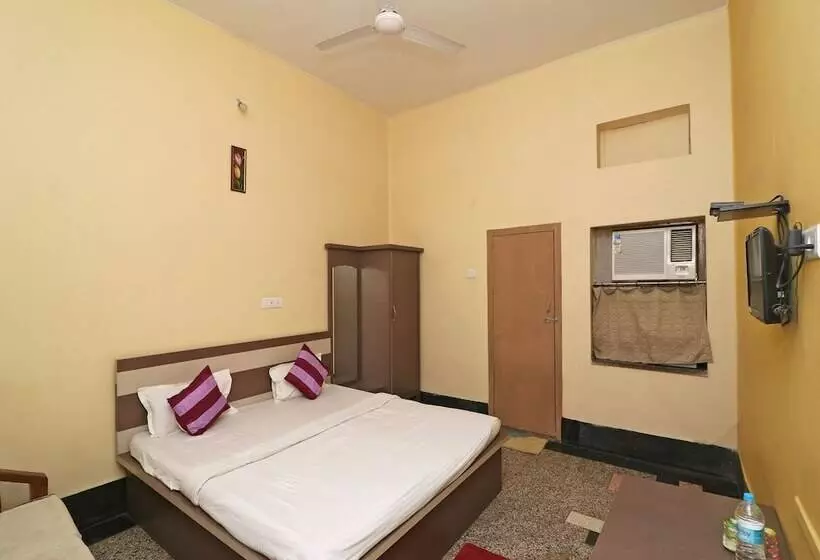 Spot On 39527 Hotel Saraogi