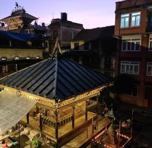 تختخواب و صبحانه Dalucha Heritage Home