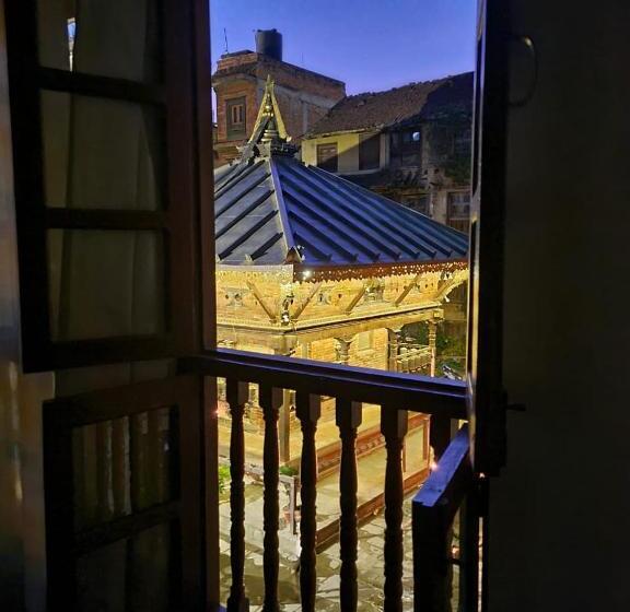 تختخواب و صبحانه Dalucha Heritage Home