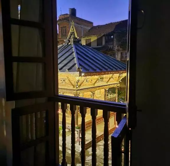 تختخواب و صبحانه Dalucha Heritage Home