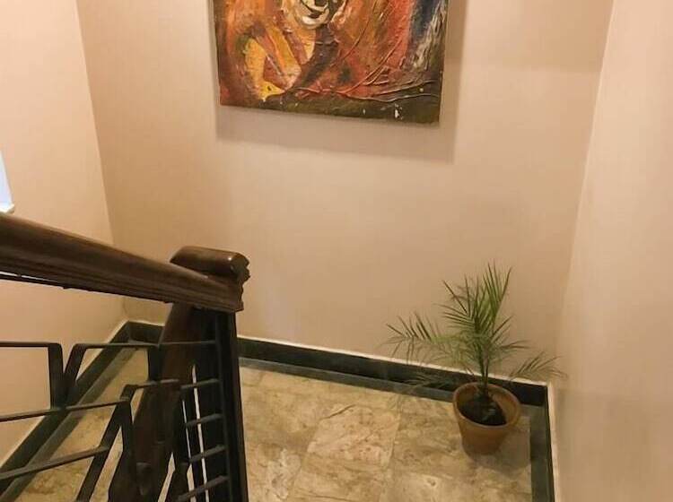 تختخواب و صبحانه Dalucha Heritage Home