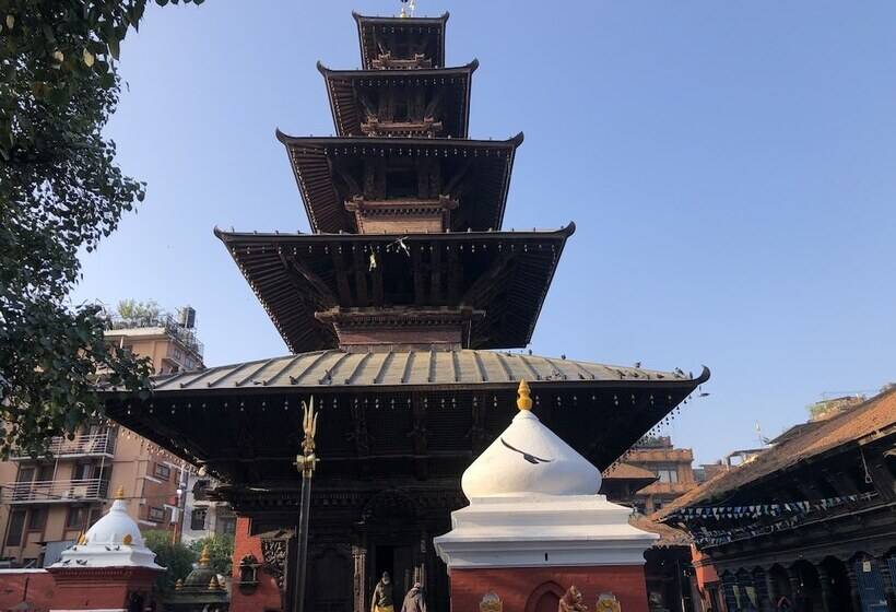 تختخواب و صبحانه Newa Chen Historic House Unesco