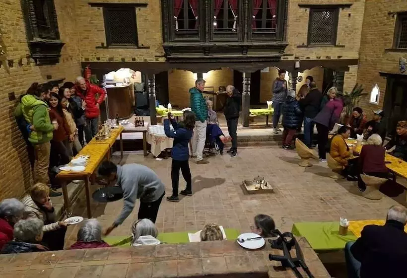 تختخواب و صبحانه Newa Chen Historic House Unesco