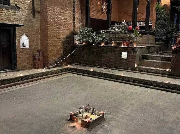 تختخواب و صبحانه Newa Chen Historic House Unesco