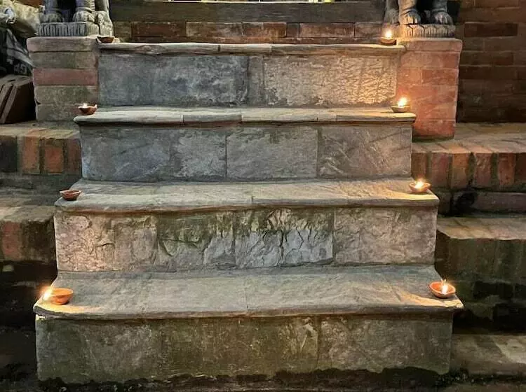 تختخواب و صبحانه Newa Chen Historic House Unesco