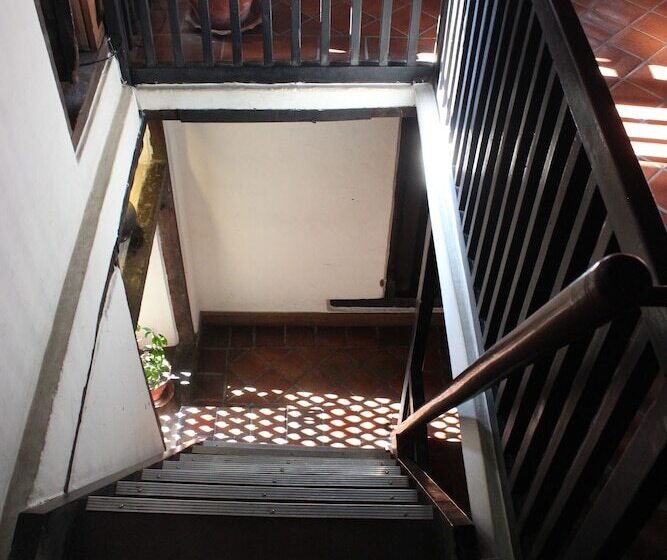 تختخواب و صبحانه Newa Chen Historic House Unesco