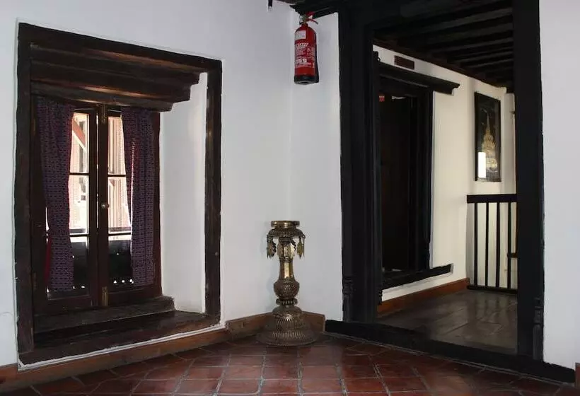 تختخواب و صبحانه Newa Chen Historic House Unesco