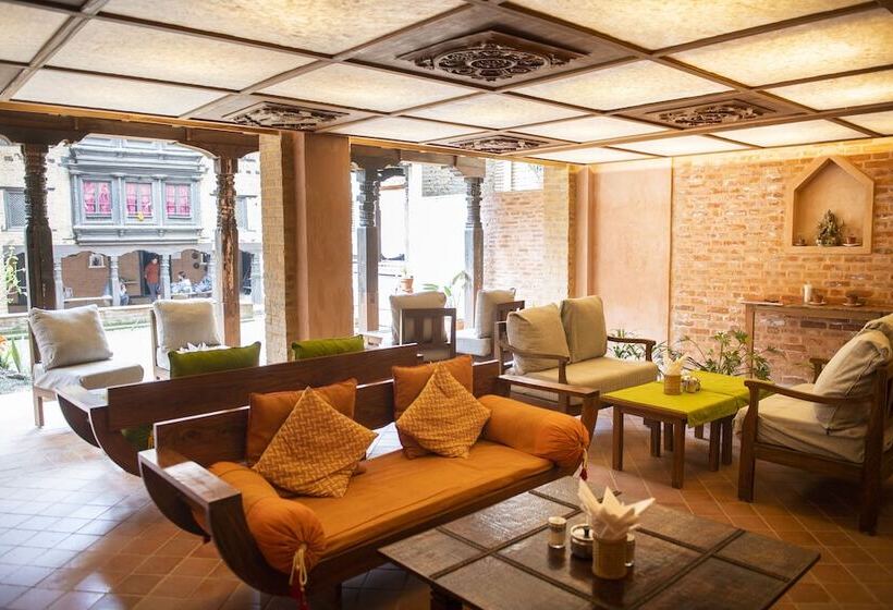 تختخواب و صبحانه Newa Chen Historic House Unesco