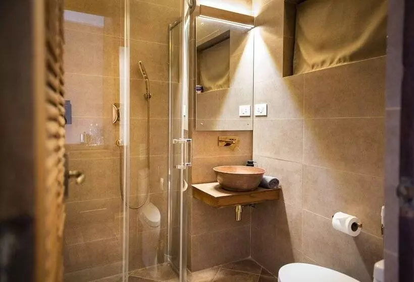 تختخواب و صبحانه Newa Chen Historic House Unesco