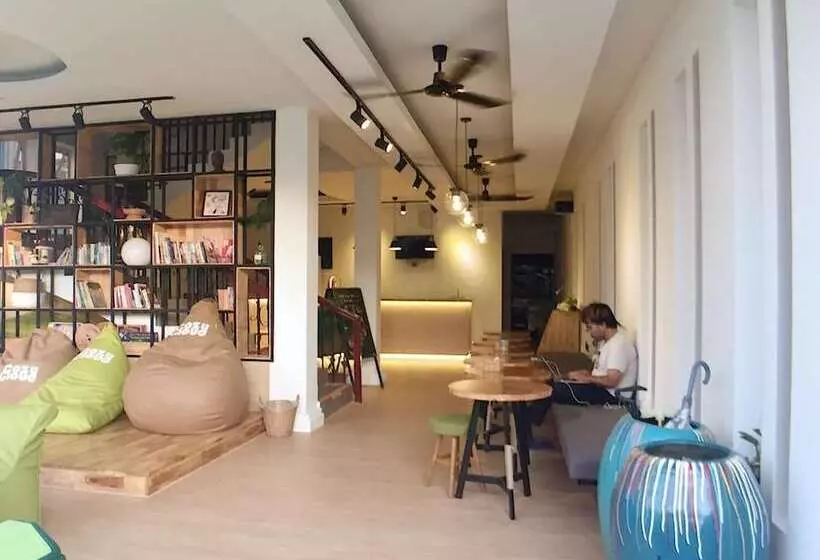 Cozycloud Backpackers Hostel