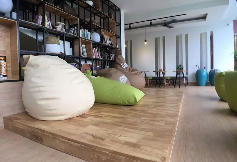 Cozycloud Backpackers Hostel