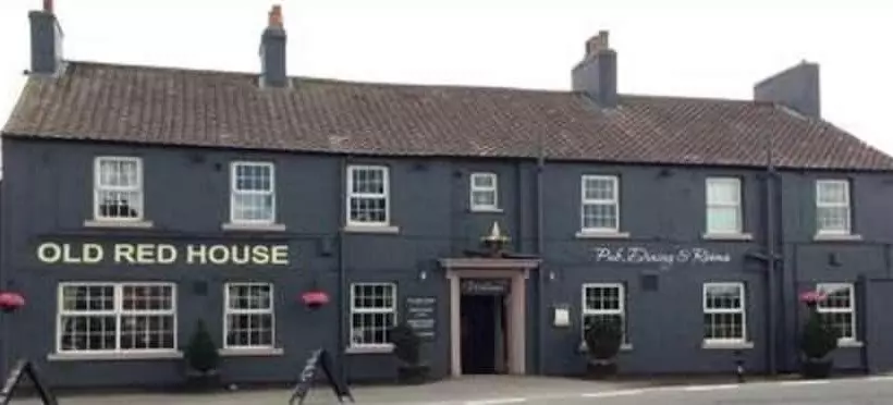 Hostelli Old Red House