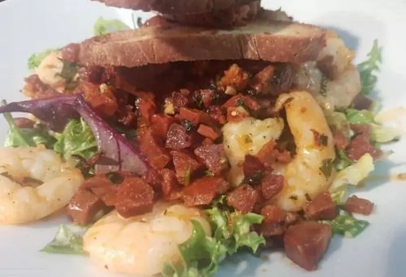 Hostelli Old Red House