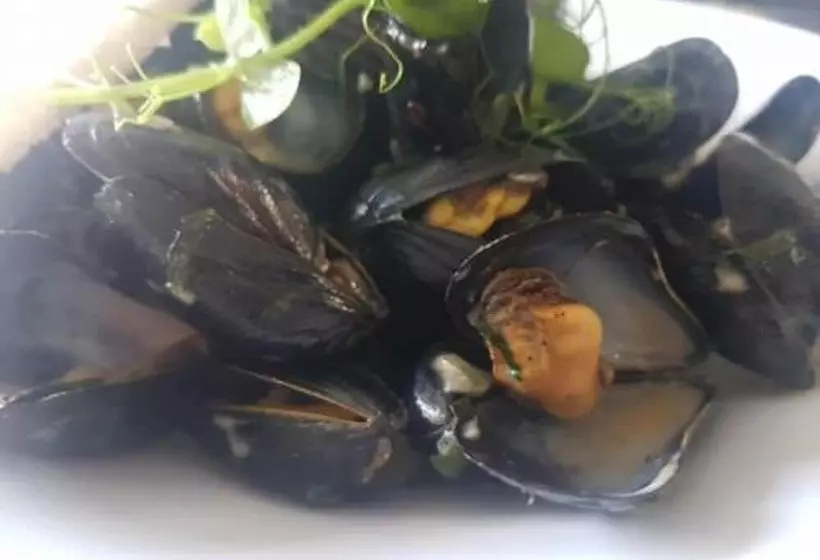 Hostelli Old Red House