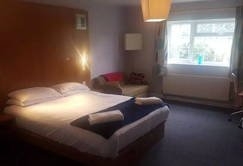 Hostelli Old Red House