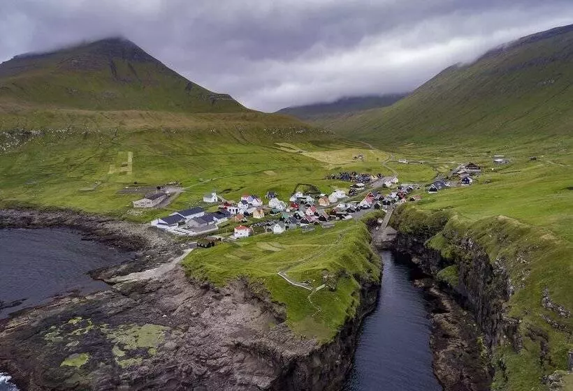 Hotelli Gjaargardur Guesthouse Gjogv