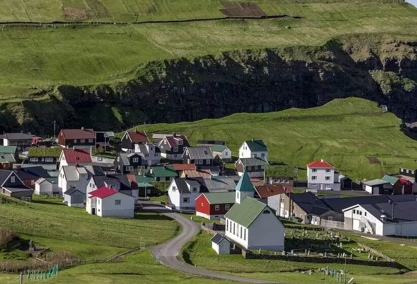 Hotelli Gjaargardur Guesthouse Gjogv