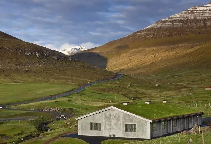 Hotelli Gjaargardur Guesthouse Gjogv